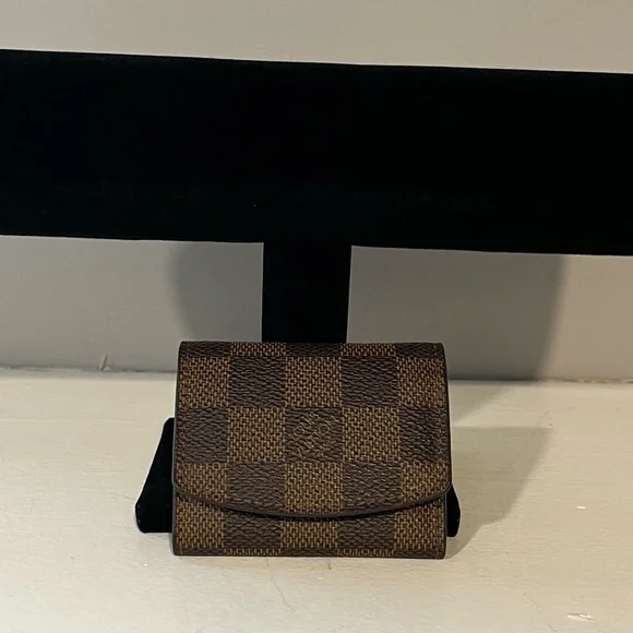 ✨Authentic Louis Vuitton Damier Ebene Cufflink Case✨